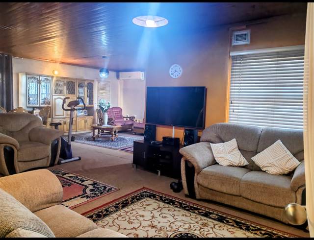 4 BEDROOM HOUSE FOR SALE IN SHALLCROSS